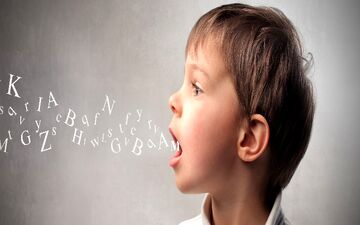 علت تو دماغی حرف زدن و روش درمان آن
