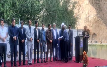 
 تجلیل از هنرمندان صنایع دستی استان کرمانشاه

 

 