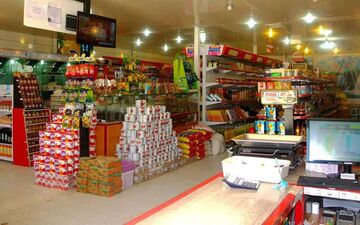 ذخایر کالاهای اساسی بیش از نیاز کشور است