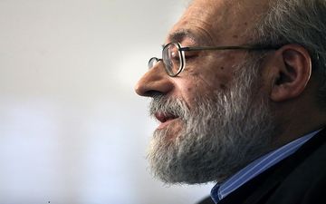 جواد لاریجانی در "دست خط" از "فرجام برجام" تا انتخابات ۱۴۰۰ می‌گوید 