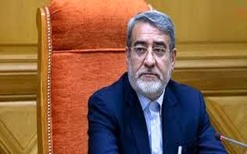 عدم حضور وزیر کشور در کمیسیون شوراها برای پاسخگویی به سوال نمایندگان