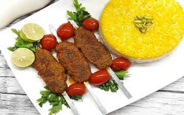 طرز تهیه کباب تابه‌ای زعفرانی – کبابی آسان و لذیذ بدون نیاز به سیخ