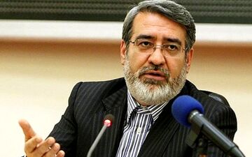 وزیر کشور:
بزرگترین سند موفقیت انقلاب اسلامی تداوم دشمنی آمریکاست