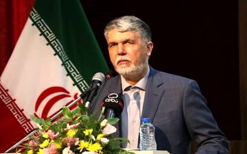 وزیر ارشاد:کتابداران در خط مقدم ارتباط بین مخاطبان و میراث فرهنگی مکتوب ما قرار دارند
