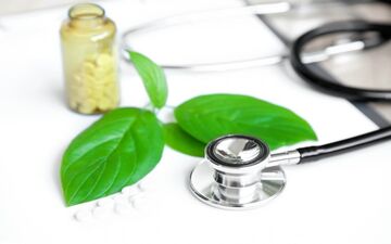 
تدابیر طب سنتی برای پیشگیری از گرمازدگی 
