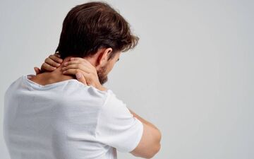 گردن درد چه زمانی خطرناک است؟