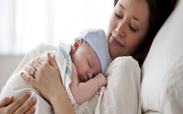 زایمان طبیعی یا سزارین؛ کدام روش بهتر است؟