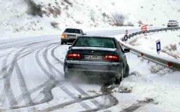  بارش برف در برخی جاده های کشور