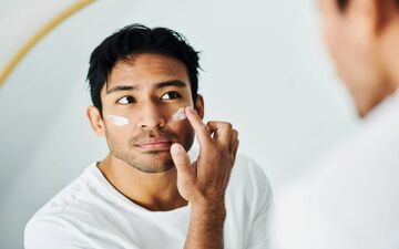 حکم شرعی استفاده از کرم ضد آفتاب در وضو و غسل چیست؟