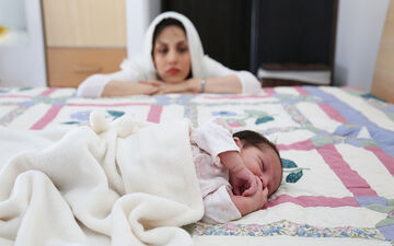 بعد از زایمان اگر این علائم را دارید به پزشک مراجعه کنید