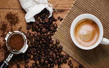 قهوه صبح یا تمام‌روز؟ راز انرژی در فنجان اول! + جزئیات