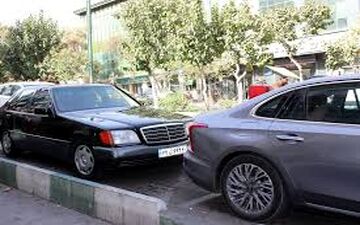 اثر افزایش قیمت دلار در بازار خودرو / بازار خودرو در رکود کامل