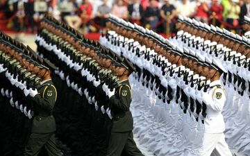 قدرت‌نمایی در «تیان‌آنمن»؛ رژه عظیم ارتش چین در سالگرد تأسیس جمهوری خلق
