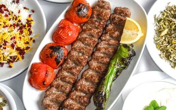 آموزش کباب کوبیده اصیل ایرانی: از انتخاب گوشت تا کباب شدن