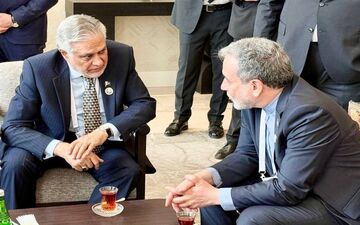  رایزنی عراقچی با همتای پاکستانی در قره‌باغ 