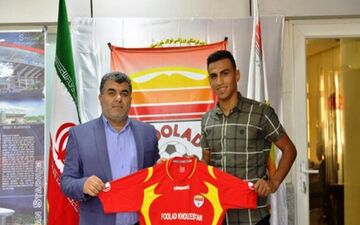 قرارداد مهاجم فولاد تمدید شد
