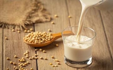  شیر سویا در بارداری: تقویت‌کننده یا تهدیدکننده؟