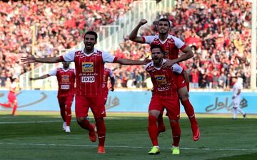 برتری پرگل پرسپولیس برابر ذوب‌آهن؛ قلعه‌ِ امیر فرو ریخت
