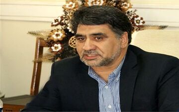 فوری / حمله ویرانگر یک مرد به ماشین نماینده مجلس در تهران
