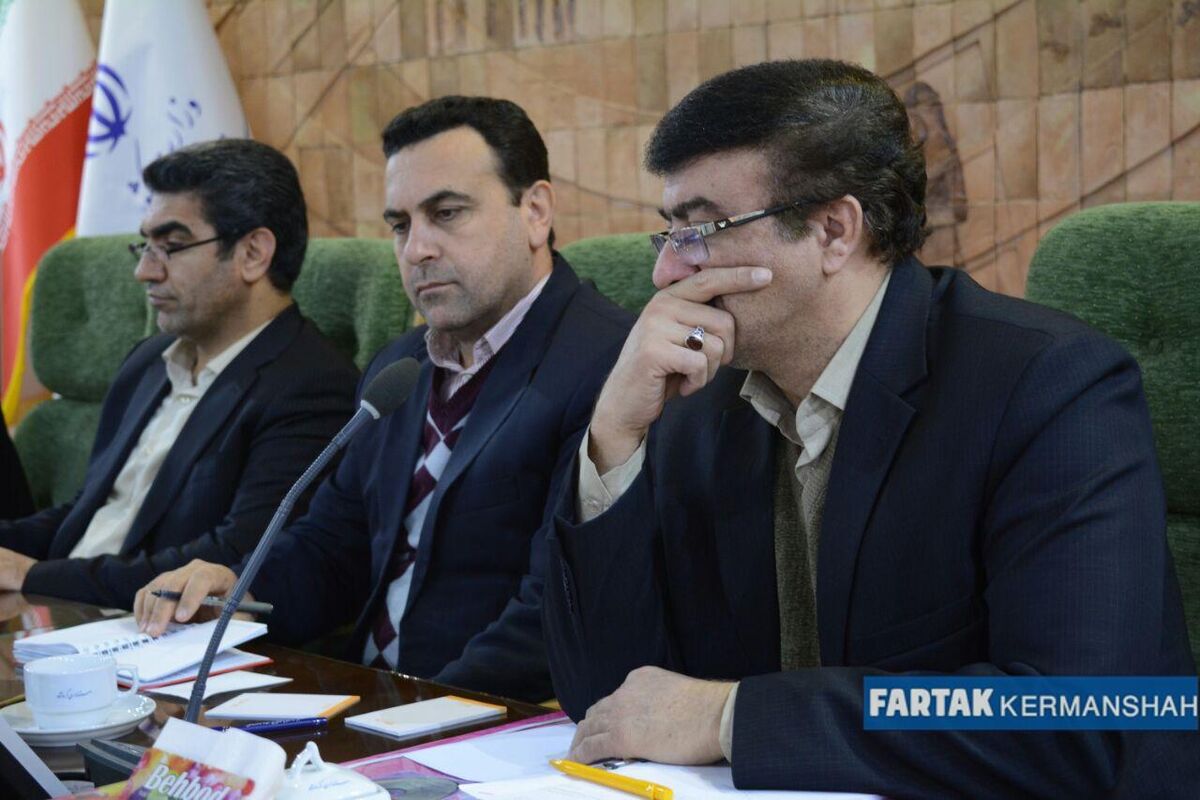 جلسه بررسی چالش ها و مشکلات شرکت های دانش بنیان استان کرمانشاه به روایت تصویر