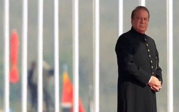 دیوان عالی پاکستان نواز شریف را از ریاست حزب حاکم عزل کرد