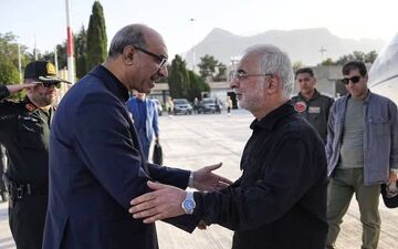 ورود وزیر کشور و معاون اجرایی رئیس‌جمهور به کرمانشاه