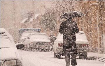 بارش برف و باران در بیشتر استان های کشور/ هراز همچنان پرترافیک
