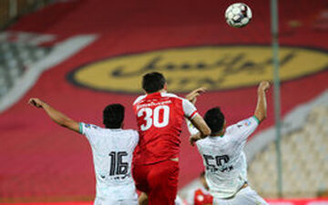برد یک نیمه ای پرسپولیس مقابل ذوب آهن