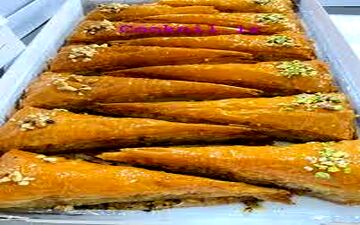 طرز تهیه باقلوا پیتزایی خوشمزه و پسته ای !