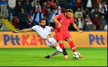 منتقد عدم حضور سیدجلال و وریا در تیم ملی هستم!