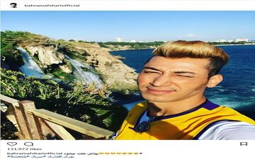 سلفی بهتاش در پشت صحنه سریال پایتخت + عکس