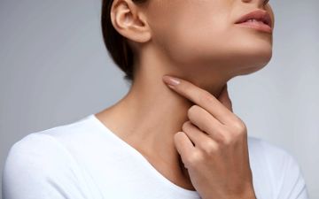 مواد غذایی که سبب تحریک و شدت درد گلو می شوند