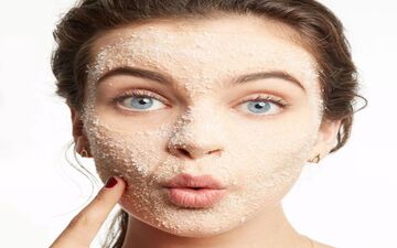 اسکراب‌های خانگی موثر برای پوست چرب| طرز تهیه و بهترین زمان اسکراب
