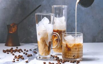 در روزهای گرم تابستان قهوه را از رژیم غذایی‌مان حذف کنیم؟