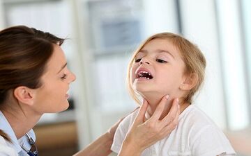 درمان گلودرد در طب سنتی| این روش‌ها را حتما امتحان کنید
