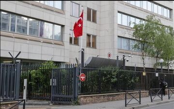   به کنسولگری ترکیه در پاریس حمله شد