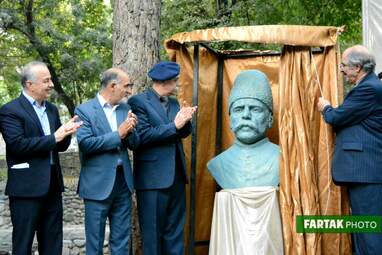 مراسم رونمایی از تندیس میرزا رضا کلهر