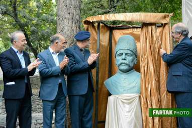 مراسم رونمایی از تندیس میرزا رضا کلهر