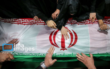 وداع با پیکرهای مطهر پنج شهید والامقام از یک خانواده در اراک