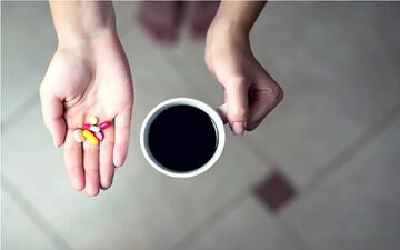 تاثیر عجیب قهوه روی آنتی‌بیوتیک‌ها