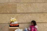 فعالیت ادامه‌دار «بنیاد دستان مهربان» در روزهای جنگ/ توزیع ۲۲۰ بسته معیشتی بین زنان و کودکان نیازمند در کرمانشاه