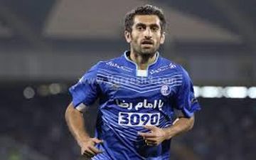 دردسر هافبک  طراح آ بی پوشان برای باشگاه