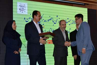 تجلیل از روسای هیأت‌های ورزشی استان کرمانشاه امروز نهم خرداد با حضور ارسلان حسینی مدیرکل و معاونین ستادی ورزش و جوانان استان کرمانشاه در سالن آمفی‌تئاتر ولیعصر(عج) این اداره انجام شد.