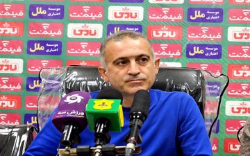 انتقاد تند کمالوند به مربی حریف و داوری؛ شهامت داشته باشید!