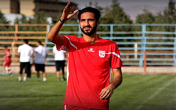خداحافظی مدافع تراکتورسازی با هواداران 