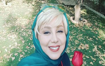 خانم بازیگر از تمبر اختصاصی‌اش رونمایی کرد! + عکس