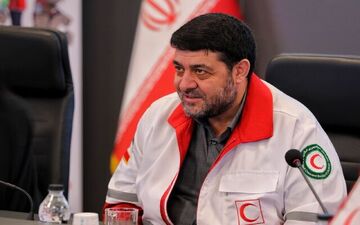 کولیوند: ۱۲۰ هزار داوطلب هلال‌احمر به زائران اربعین خدمات می‌دهند