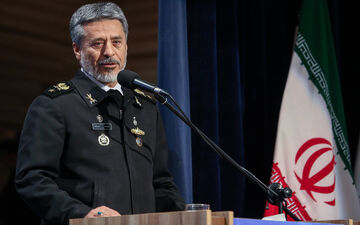 خانزادی: دنبال جهش در نیروی‌دریایی هستیم/ سیاری: این نیرو به ماموریت در مدار۱۰درجه قانع نیست