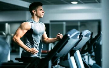 برای آب‌کردن چربی شکم، اول وزنه بزنیم یا هوازی کار کنیم؟ بررسی علمی