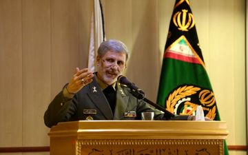 وزیر دفاع و پشتیبانی نیروهای مسلح بیان کرد، لزوم استفاده بهینه از ظرفیت دانشگاه ها در زمینه توسعه تولید ملی